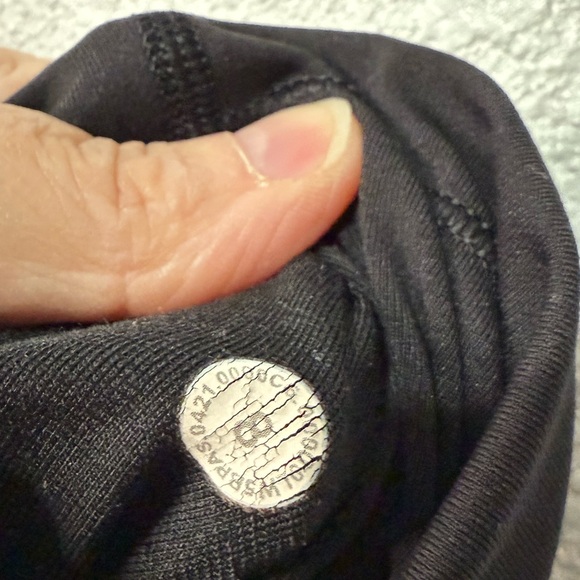 Lululemon Wunder Under HR Tight 28” *full on luxtreme black size 8 - Picture 8 of 8